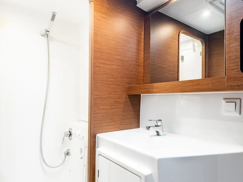 Beauty L A/C-GEN-WATER MAKER-SOLAR-ELEC.WC - Katamaran içinde Alimos