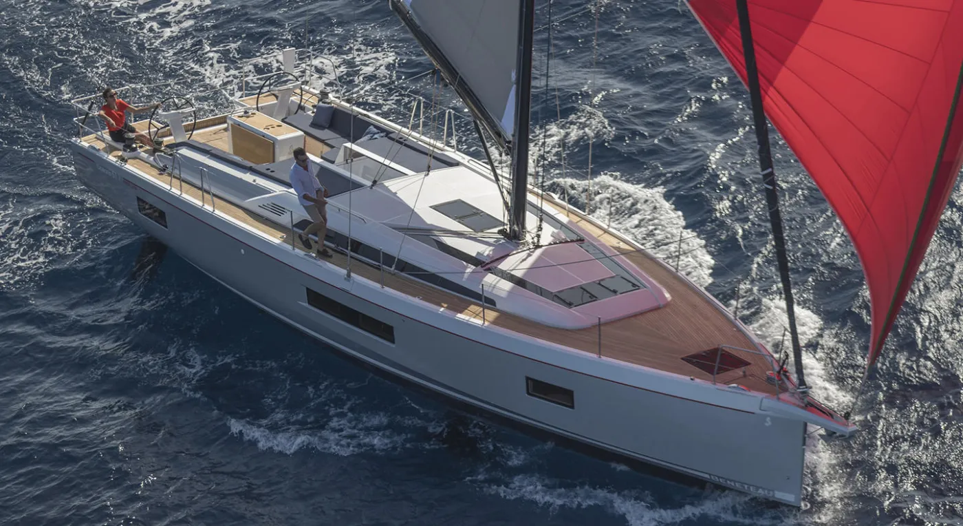 Mighty M - Sailboat in Alimos