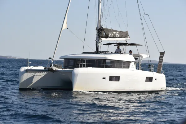 AKTIS (air condition, generator, watermaker)