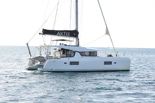 AKTIS (air condition, generator, watermaker)