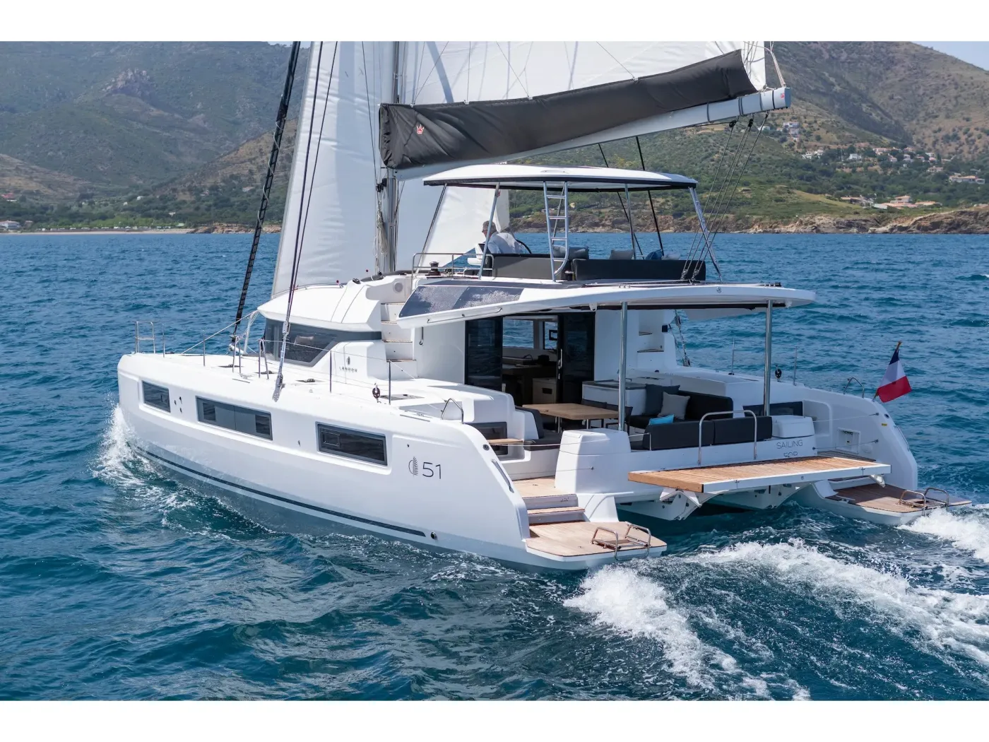 CORALI - Catamaran in Alimos