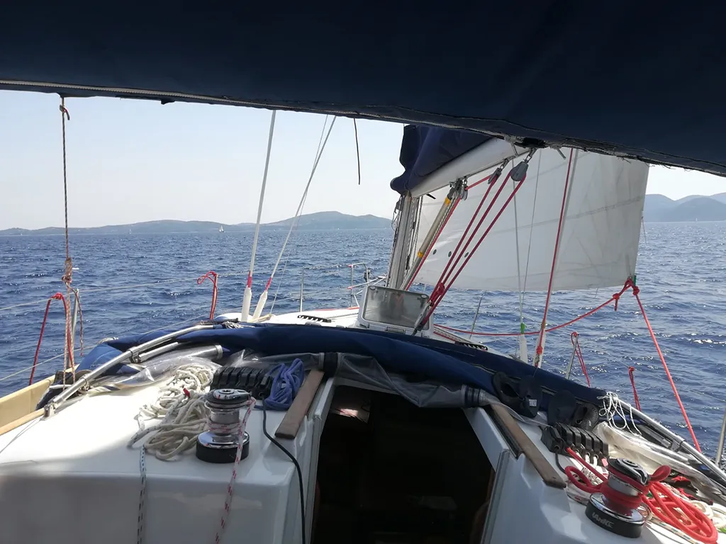 ALKI - Sailboat in Nikiana