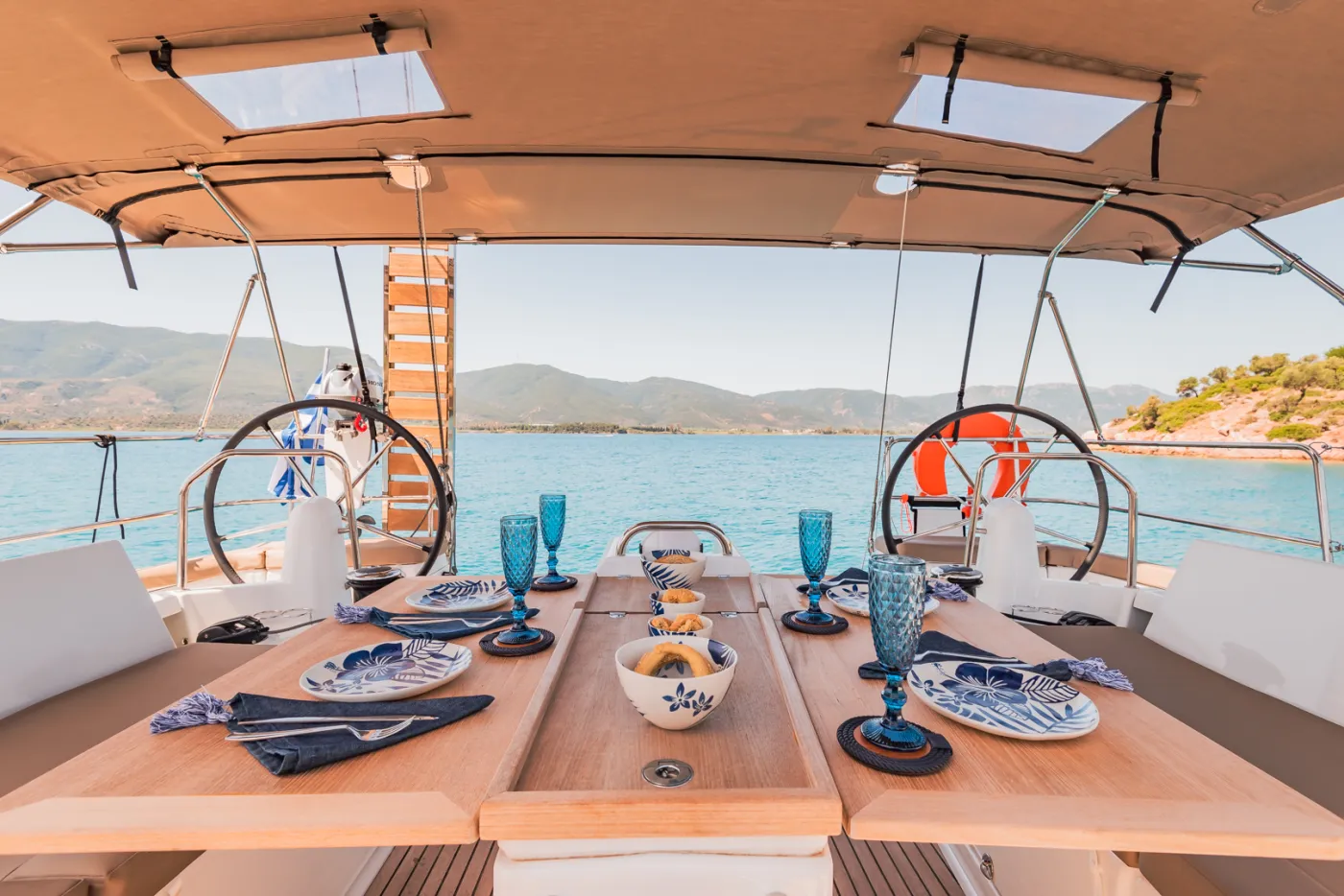 NOTUS - Sailboat in Alimos