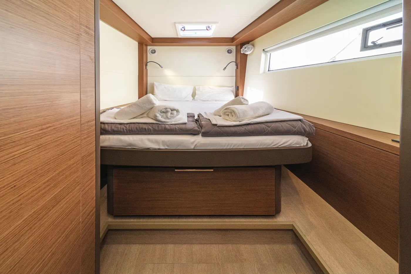 Reina (ONLY SKIPPERED) - Catamaran in Alimos