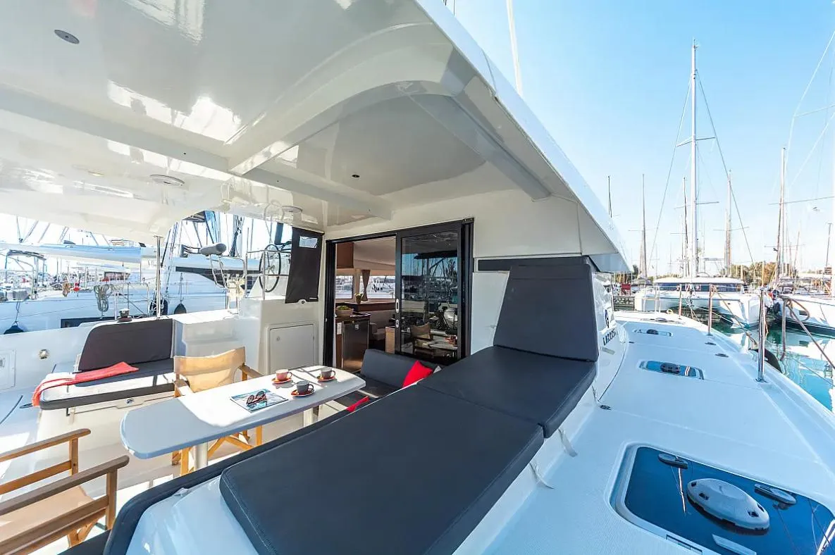 Carpe Diem - Catamaran in Alimos