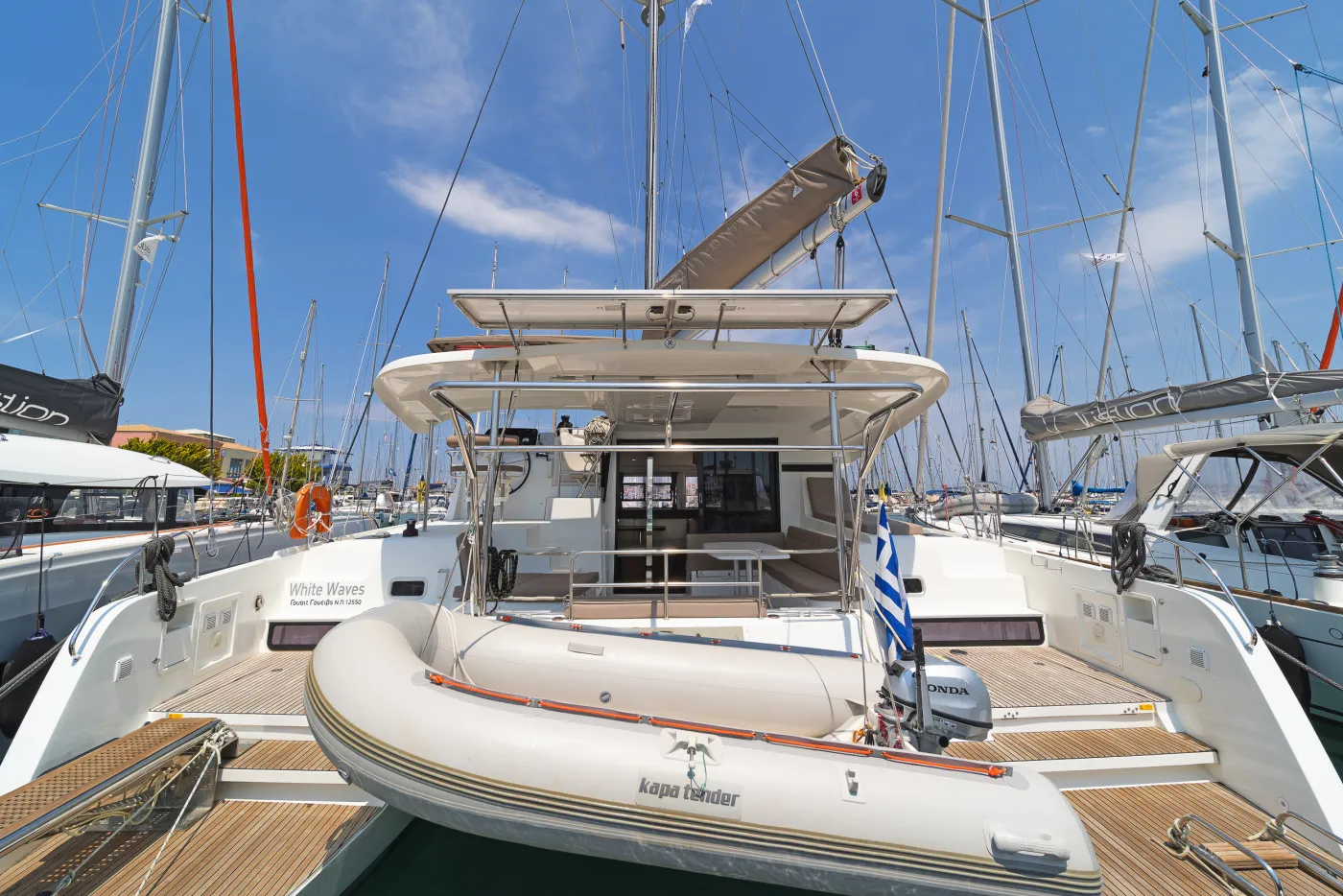 White Waves - Catamaran in Lefkada