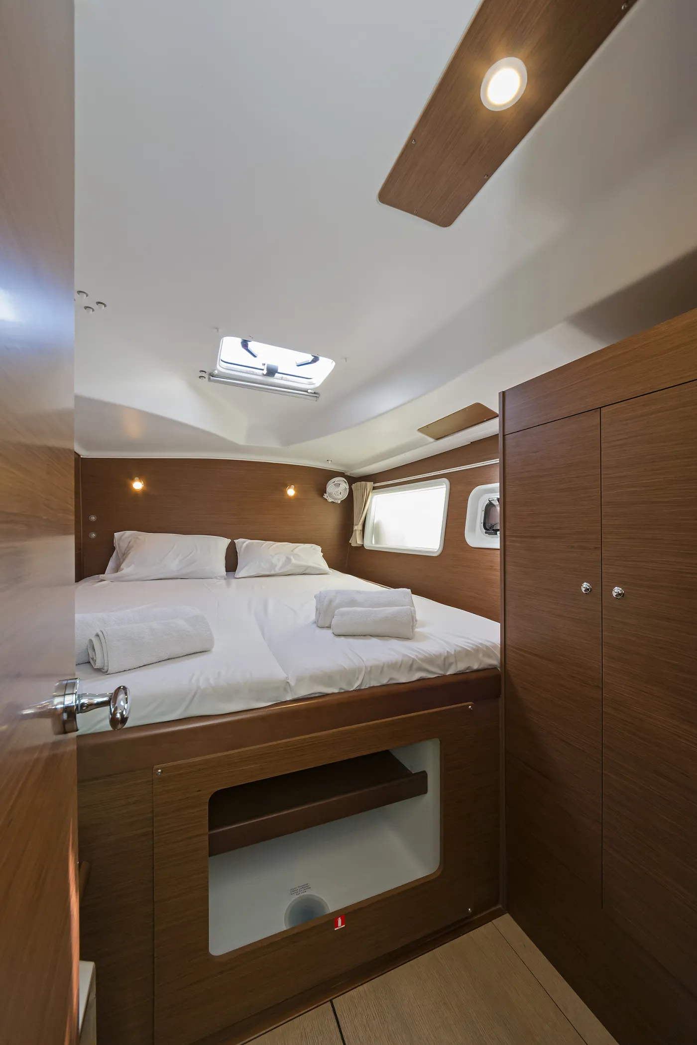 Eleven - Catamaran in Kontokali