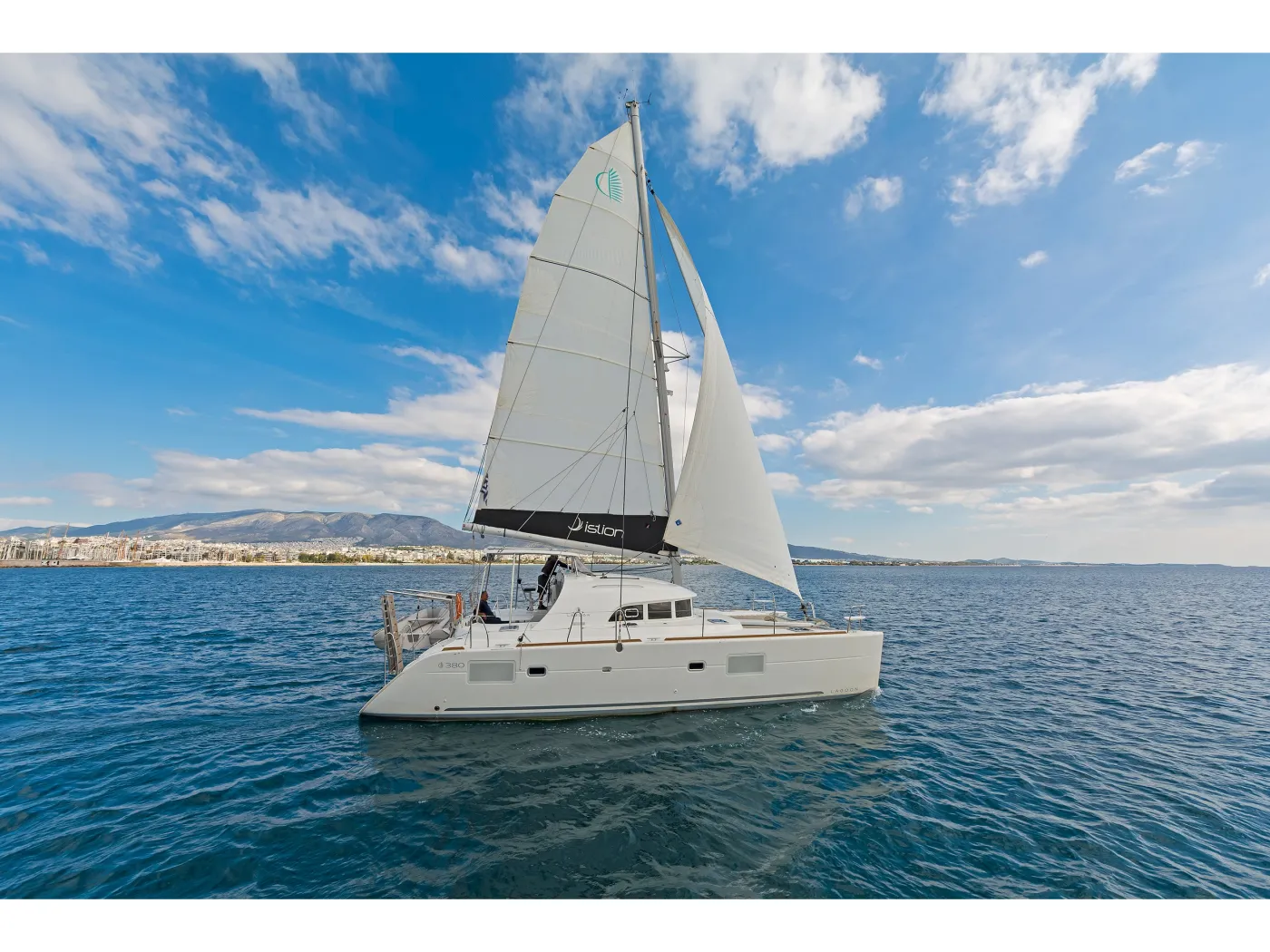 Eleven - Catamaran in Kontokali