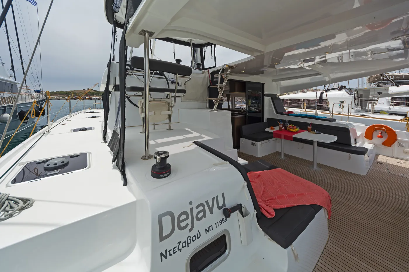 Deja Vu - Catamaran in Lavrio