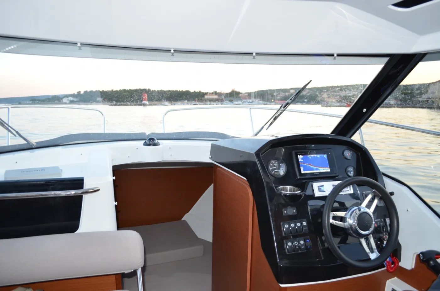MF 795 - Motor Yat içinde Punat