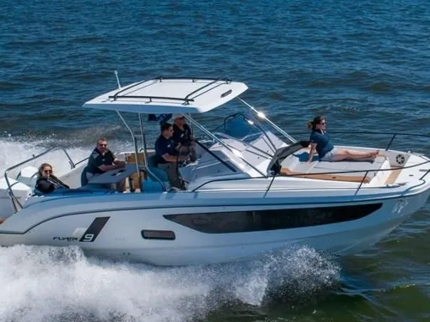 Beneteau 9 - Motor Yacht in Punat