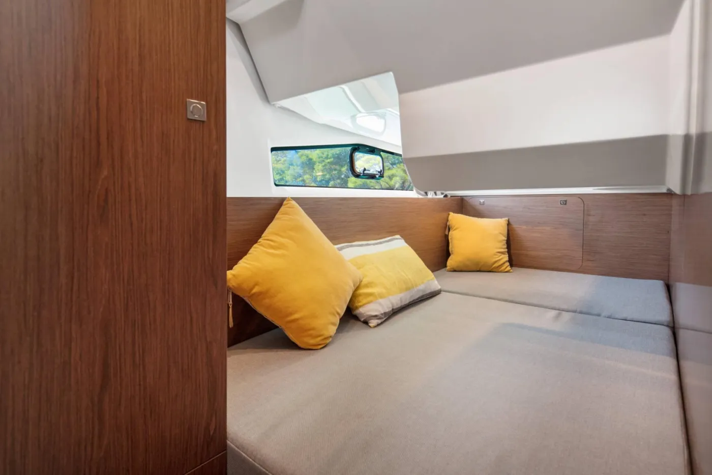 MF 1095 - Motor Yacht in Punat
