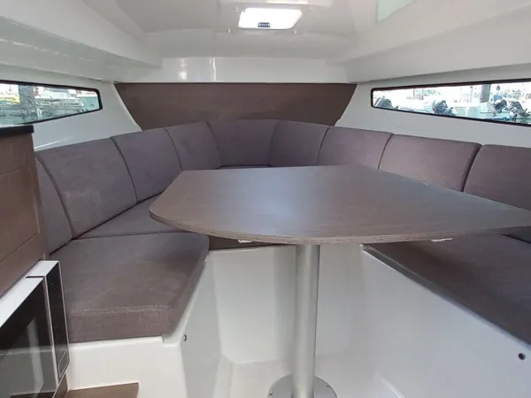 Beneteau 8