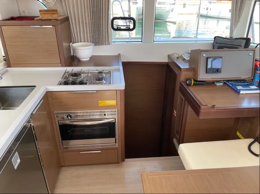 BONOBO - Catamaran in Lefkada