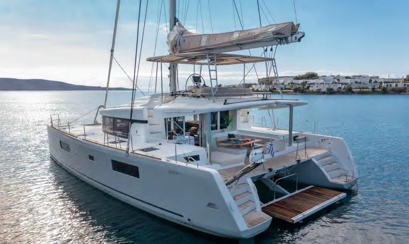 MADININA - Catamaran in Anatoliki Attiki