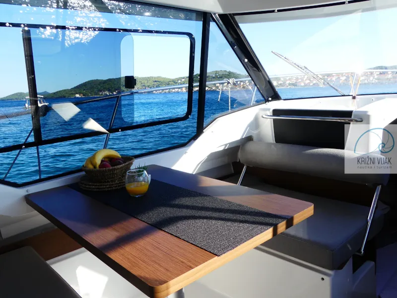 POMALO - Motor Yacht in Zadar