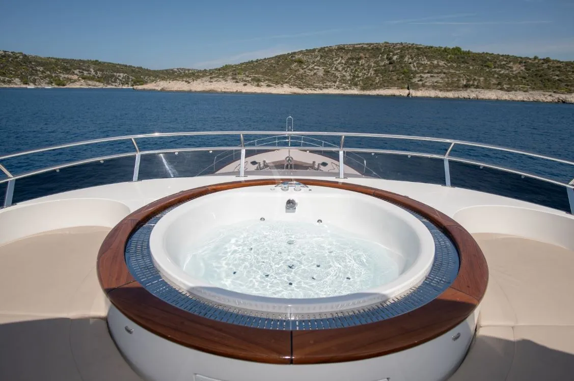 SEA BREEZE II - Motor Yacht in Rogoznica