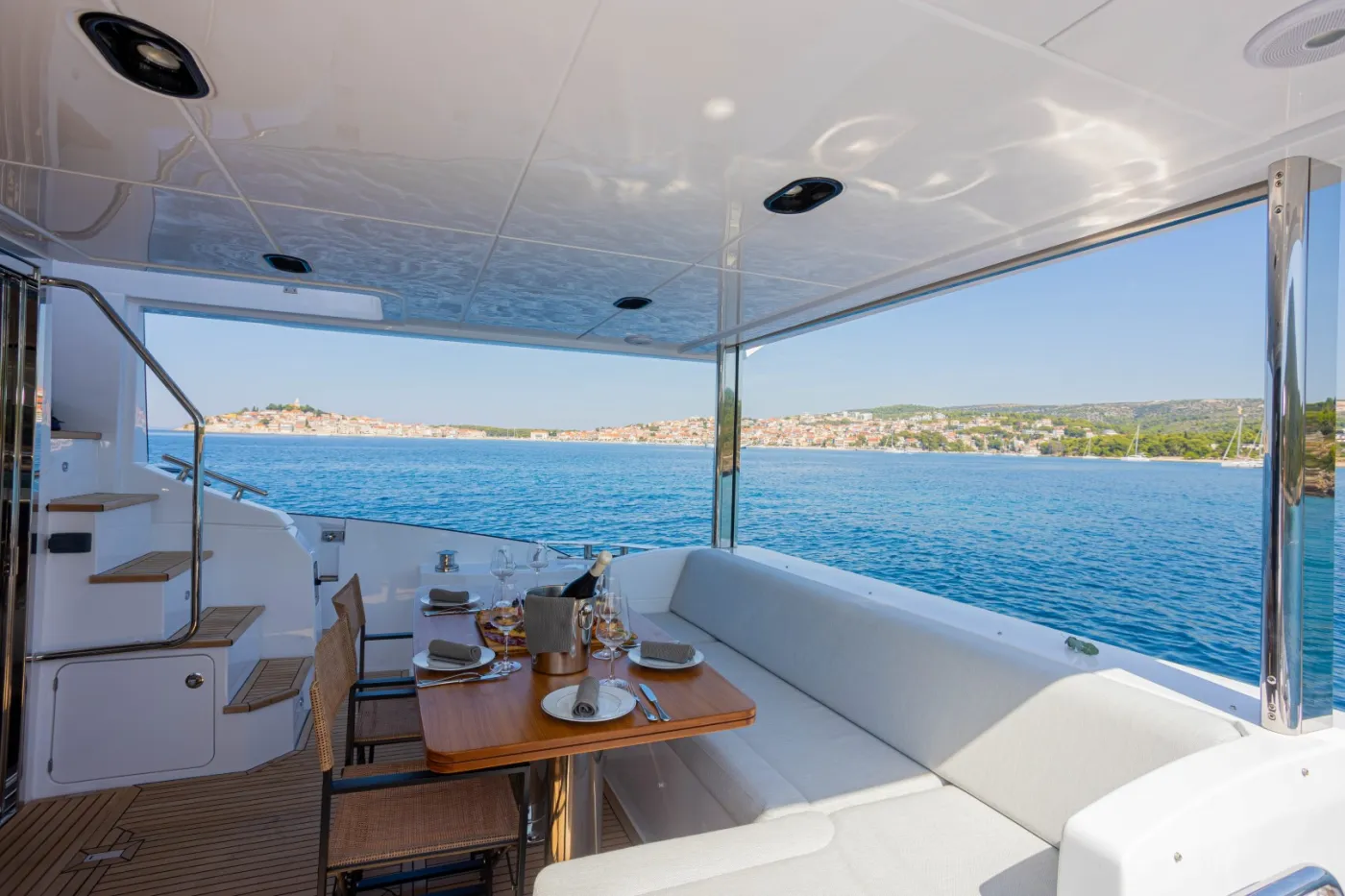 GENESIS - Motor Yacht in Primošten