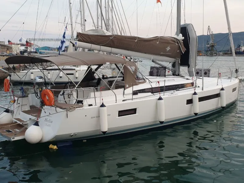Helia (A/C, Gen. 10kVA, Electric Winch NEW 2022) - Sailboat in Volos