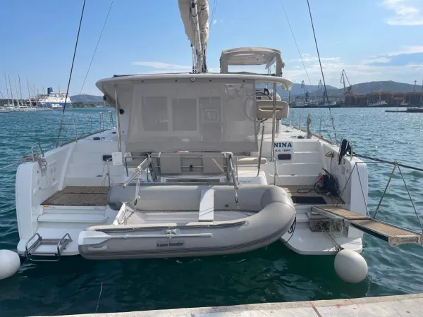 Nina (A/C, Gen 10KWA, watermaker, electric winch)