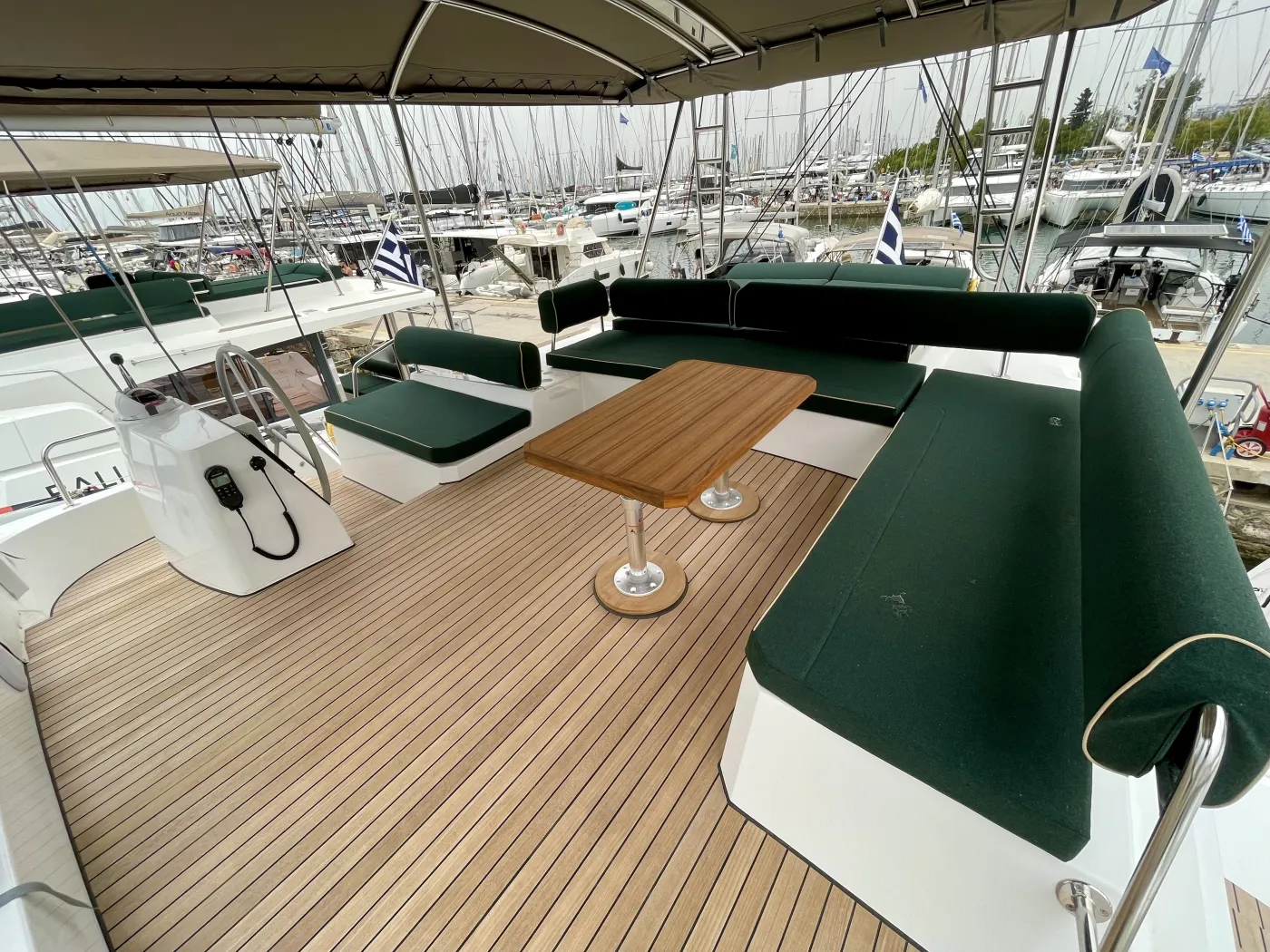 Romar IV - Catamaran in Alimos