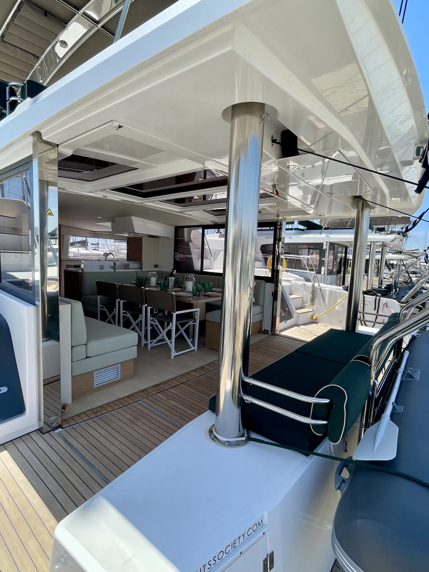 Romar IV - Catamaran in Alimos