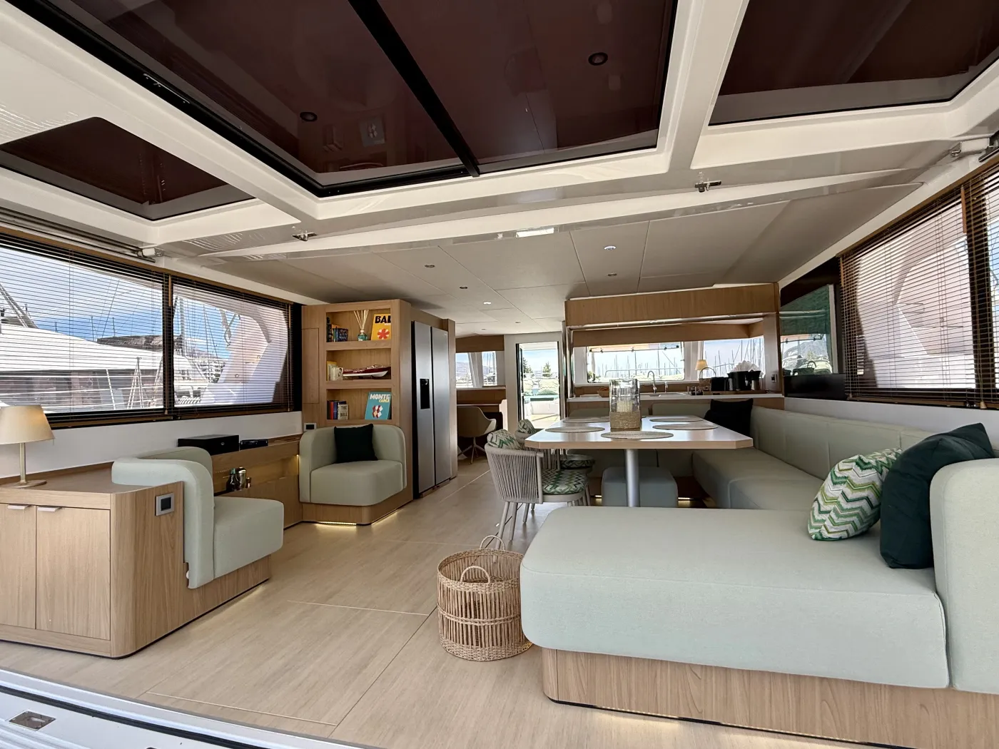 Romar V - Catamaran in Alimos