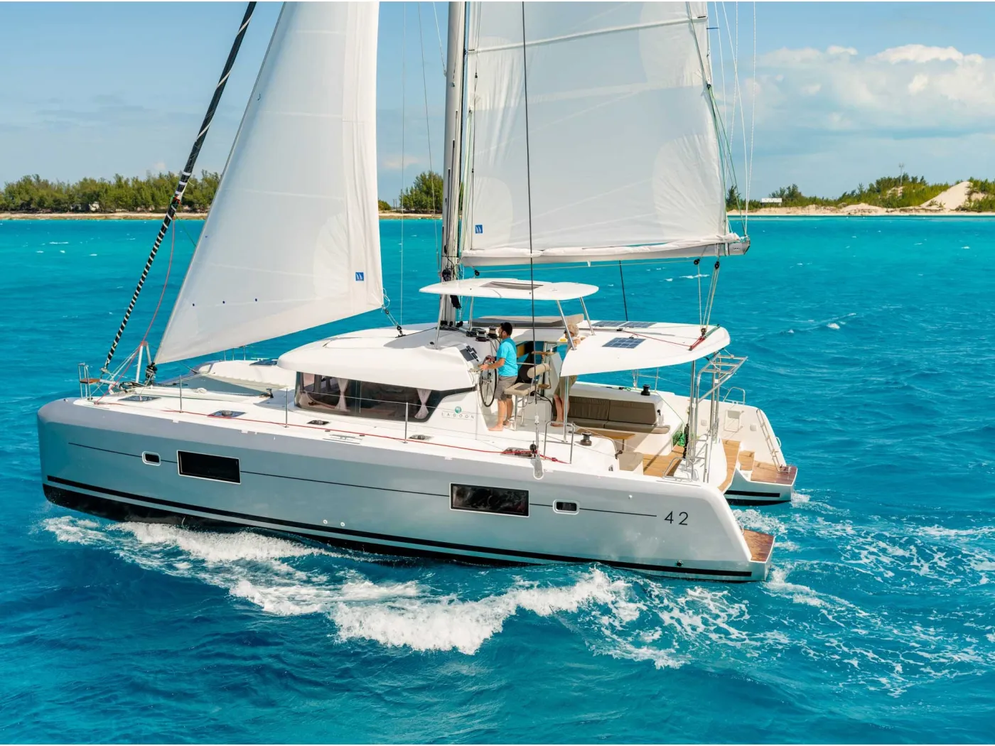 AF-L42 - Catamaran in Alimos