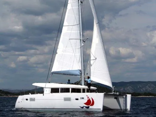 Christina - Catamaran in Alimos