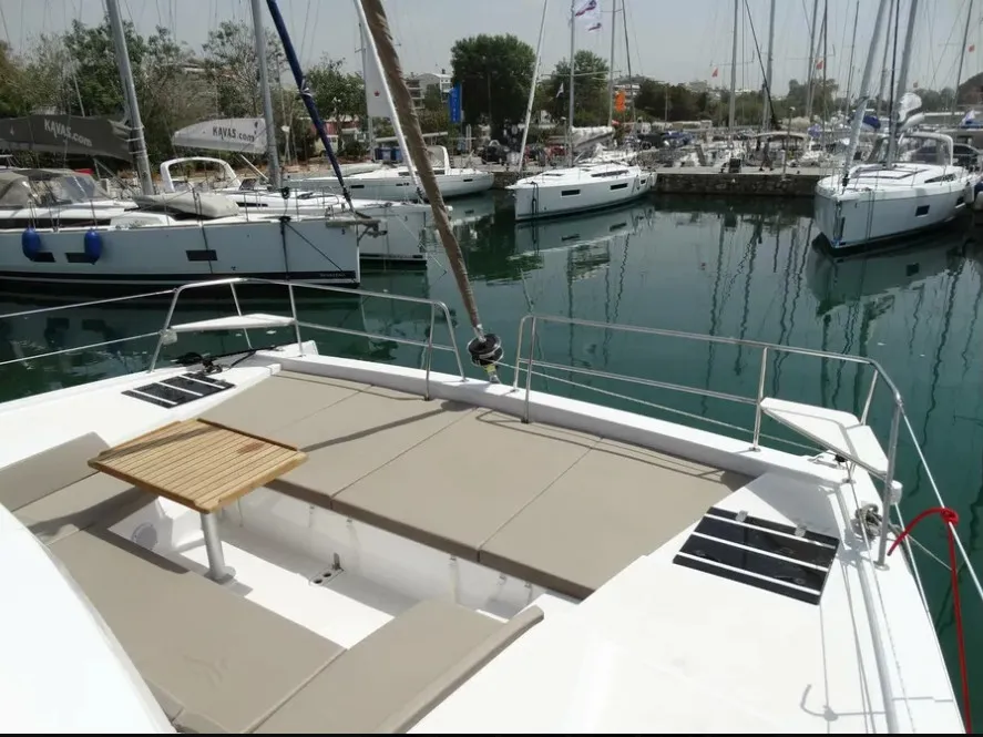 AF-B4.1 - Catamaran in Lefkada
