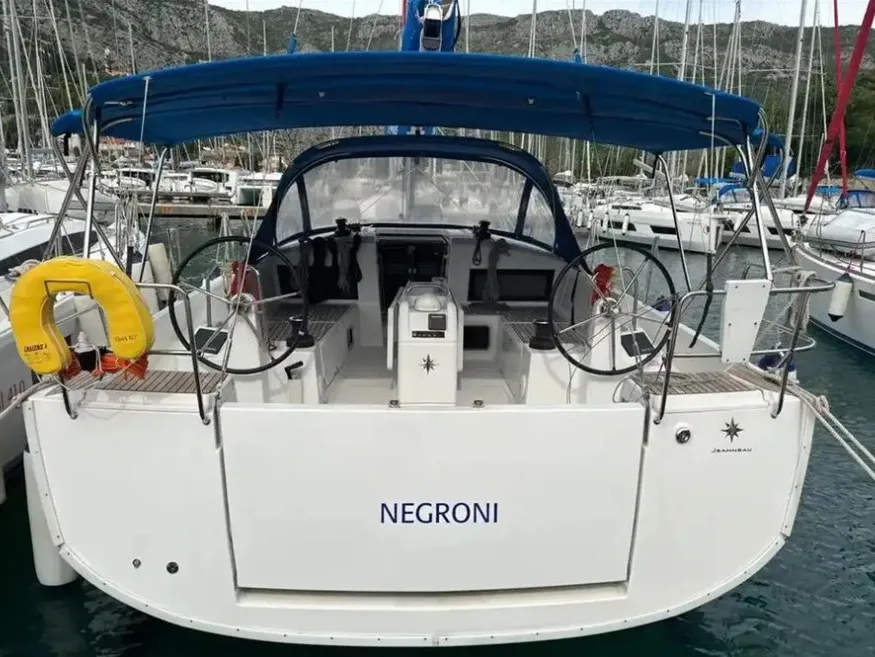 AF-SO440N - Sailboat in Alimos