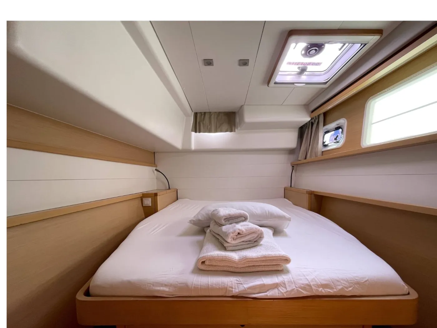AF-L450F - Catamaran in Alimos