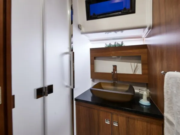 ELEGANCE FLYBRIDGE