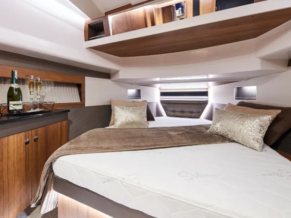 ELEGANCE FLYBRIDGE