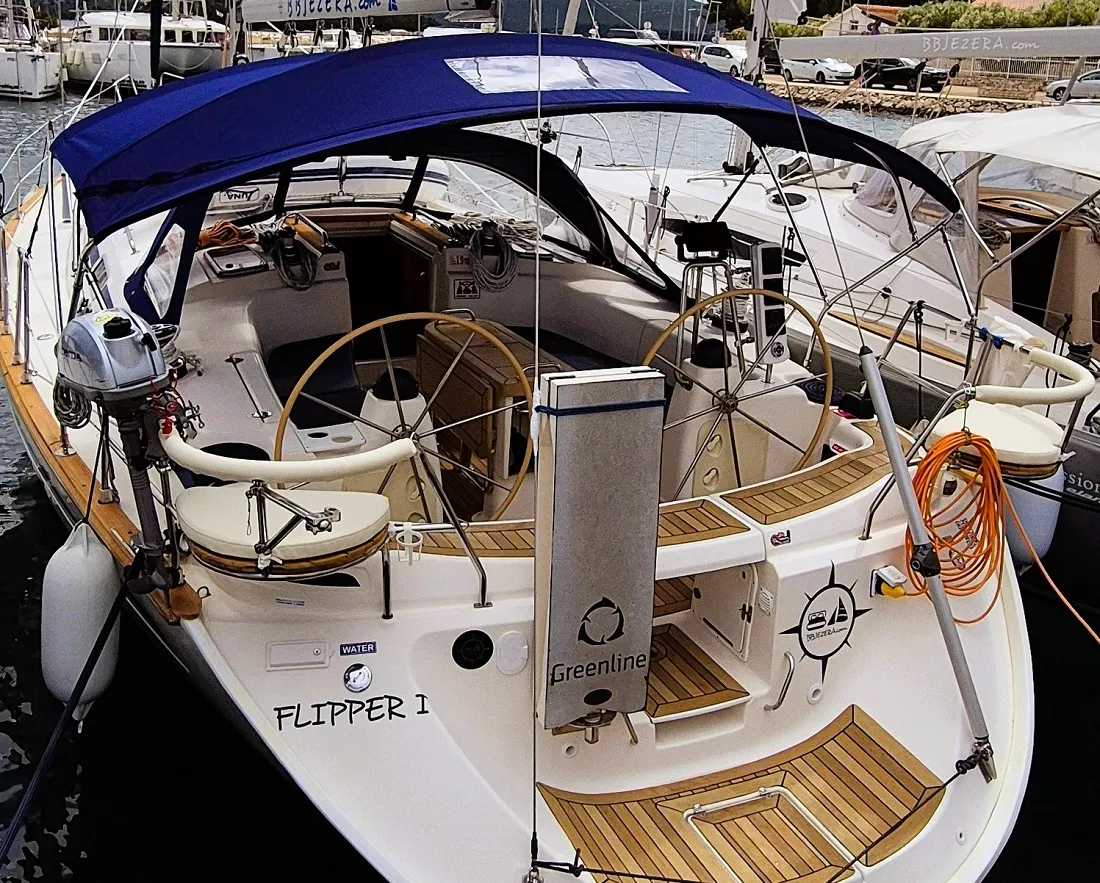 FLIPPER I - Sailboat in Jezera