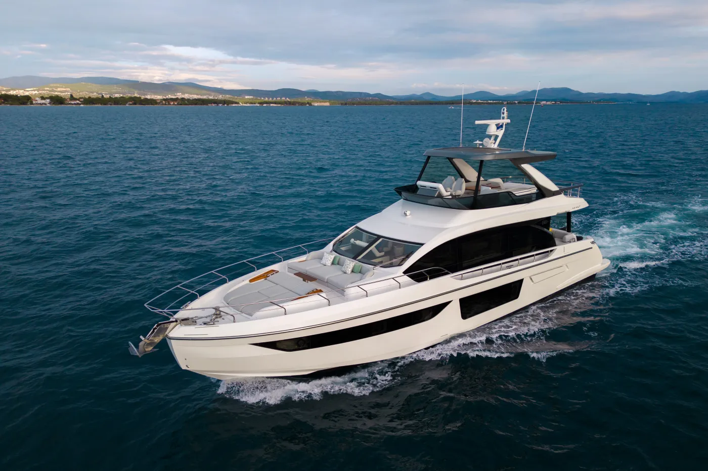 DONNA - Motor Yacht in Šibenik