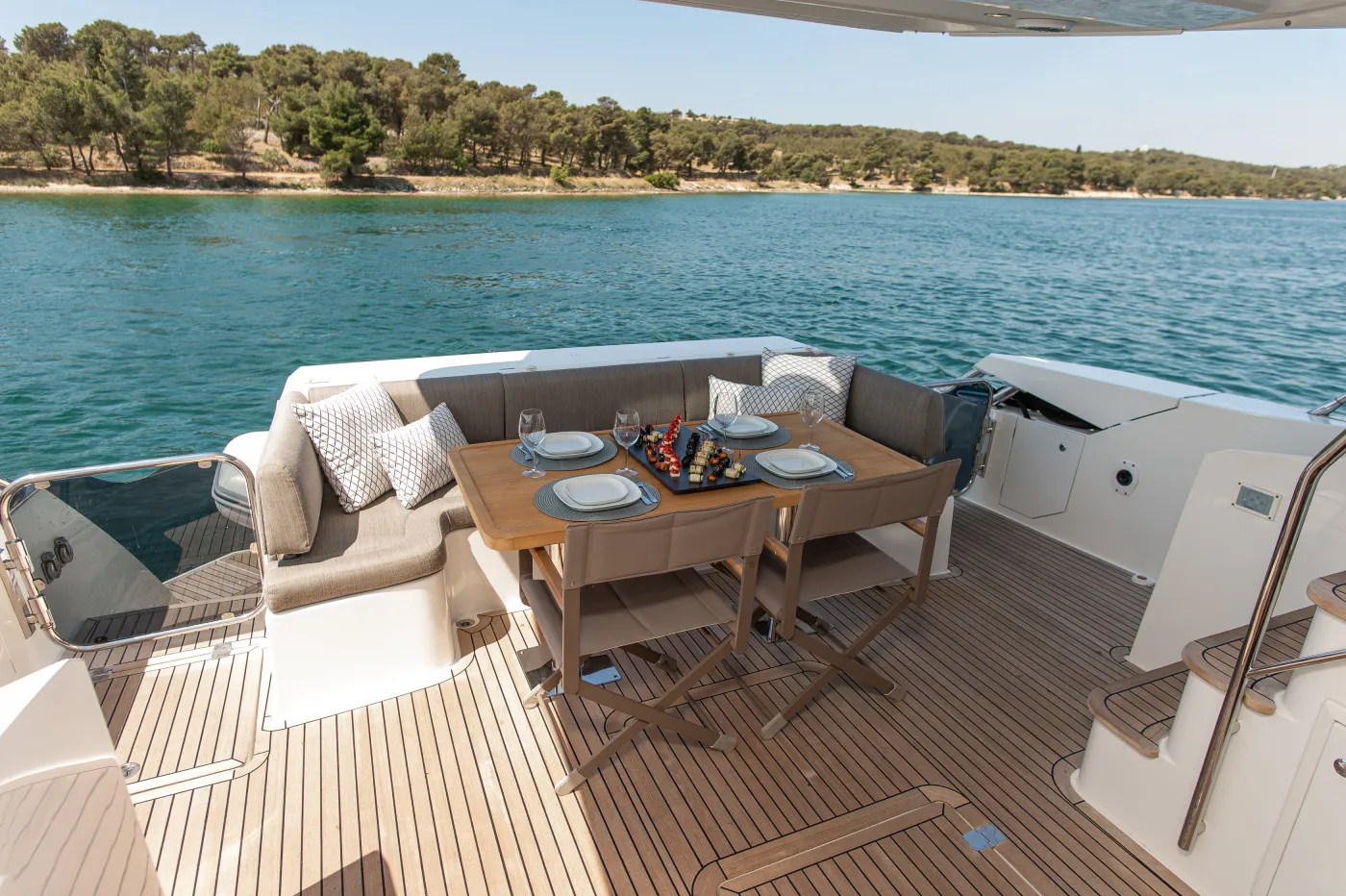 Le Chiffre - Motor Yacht in Šibenik
