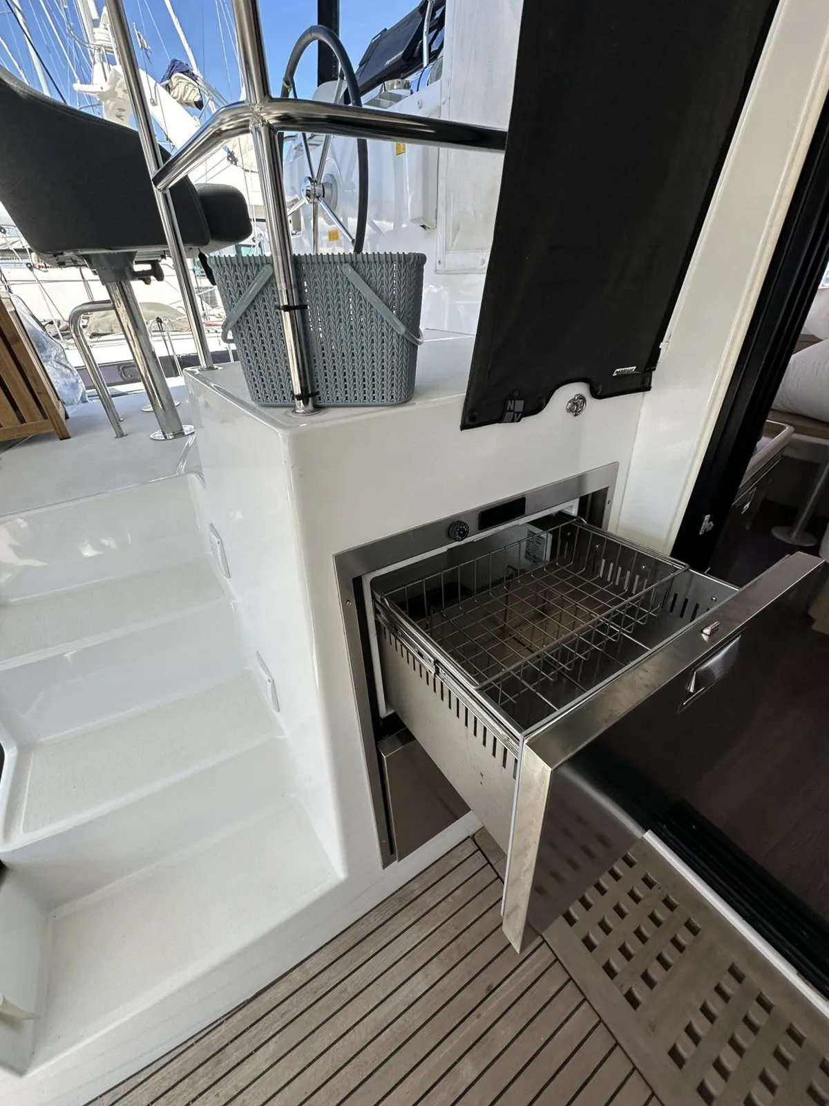 Magellan - Catamaran in Lefkada