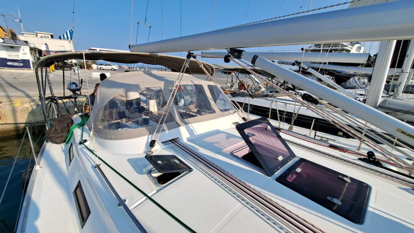 Manta - Sailboat in Volos