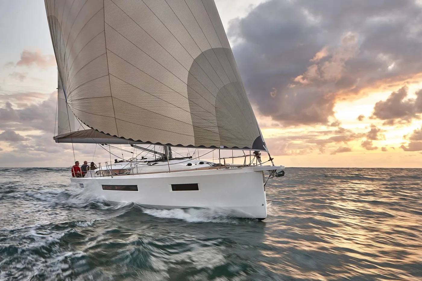 Alboran Vino Blanco - Sailboat in Palma