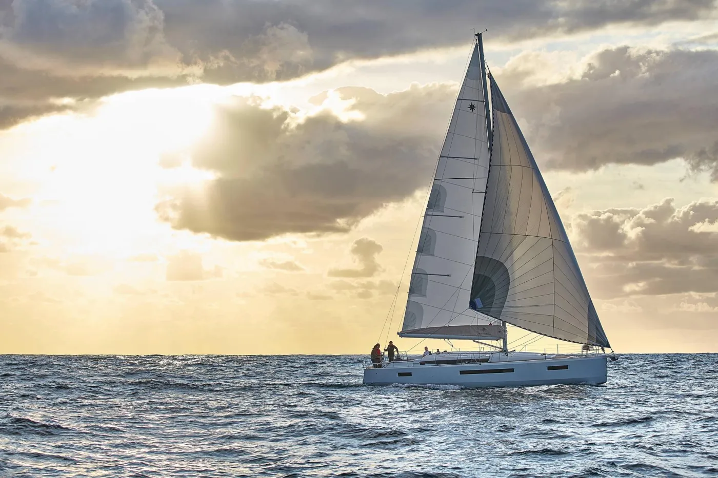 Alboran Vino Blanco - Sailboat in Palma