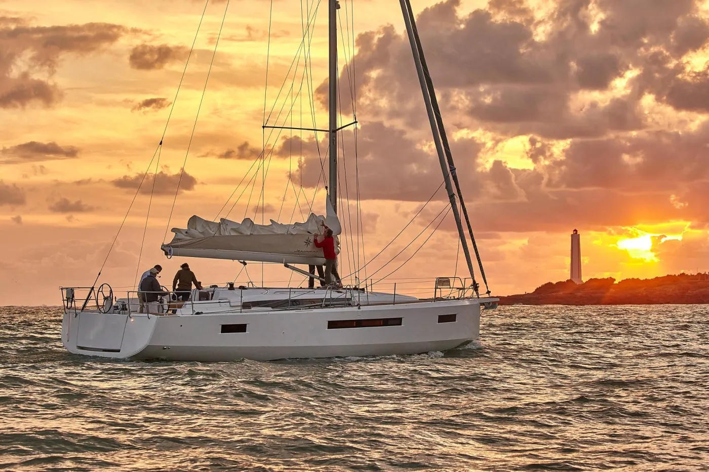 Alboran Vino Blanco - Sailboat in Palma