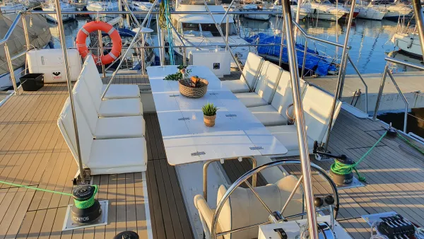 UPWIND 50