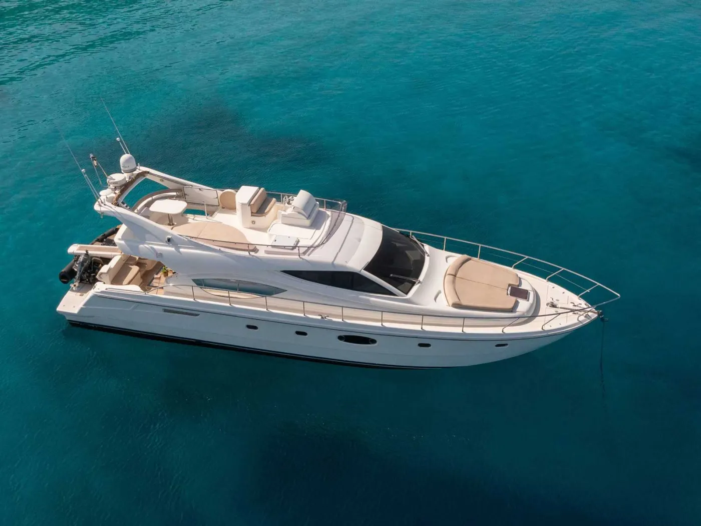 Carte Blanche - Motor Yacht in Anatoliki Attiki