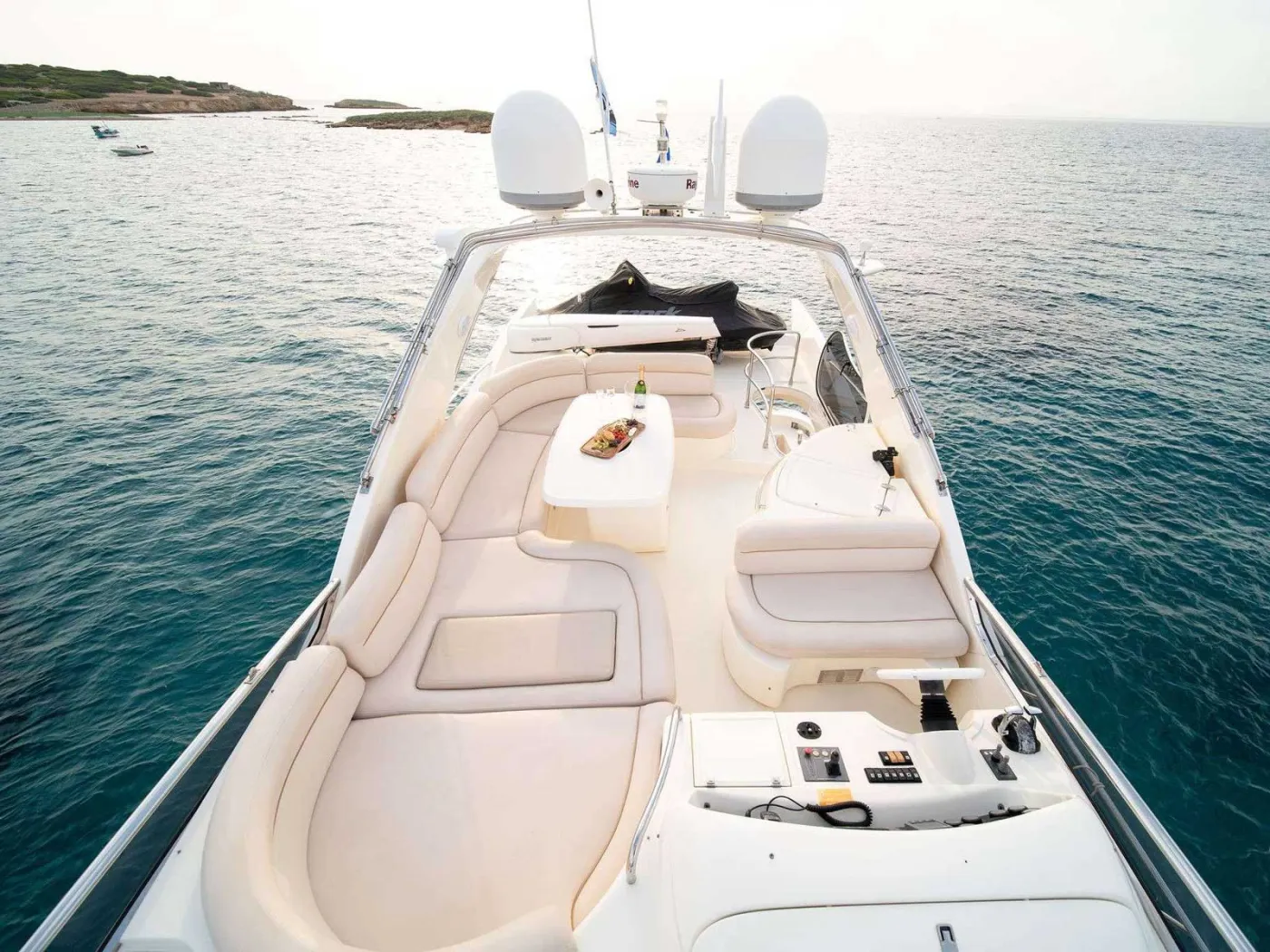 Grace - Motor Yacht in Anatoliki Attiki
