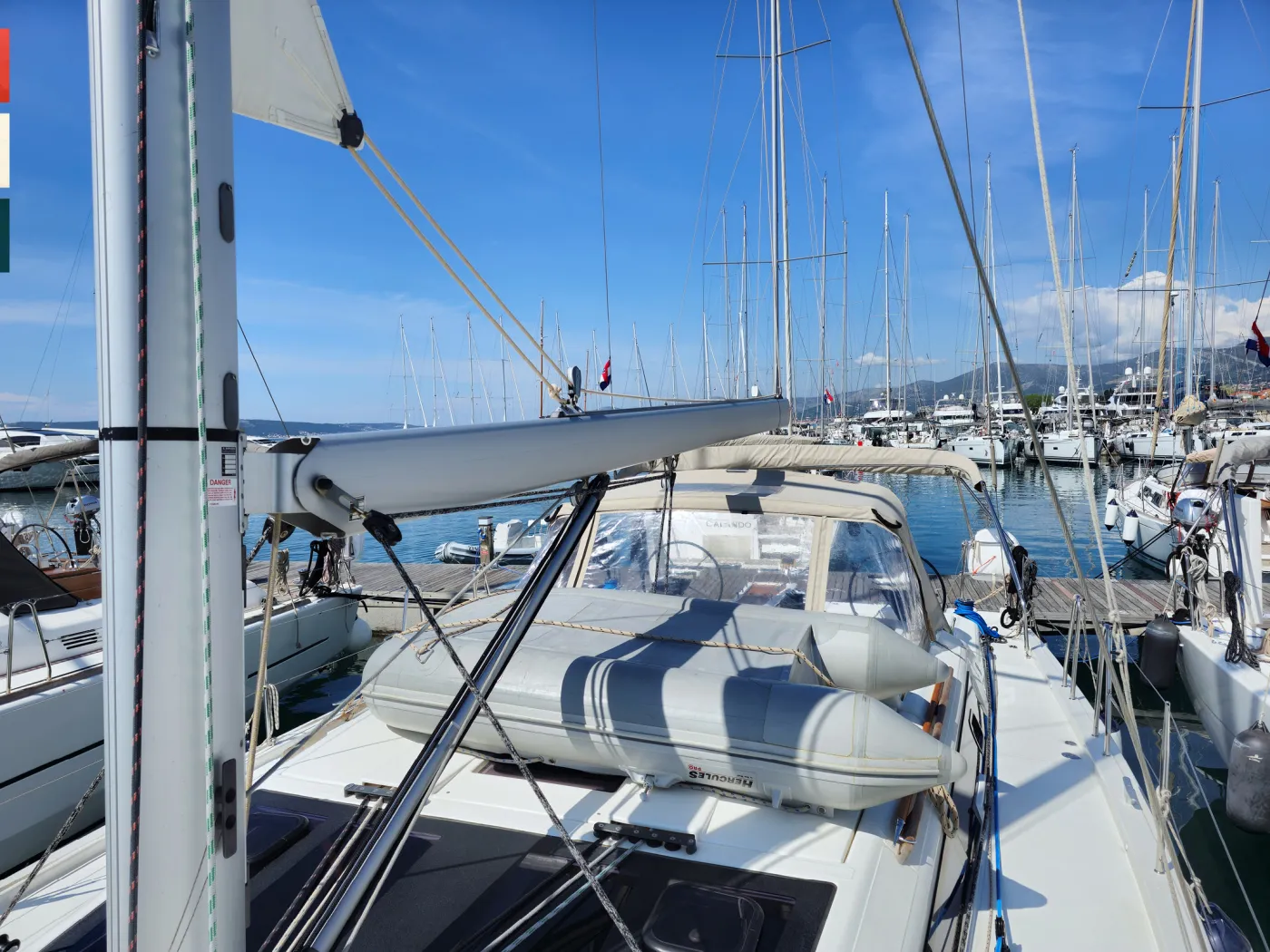 Largo - Sailboat in Kaštel Gomilica