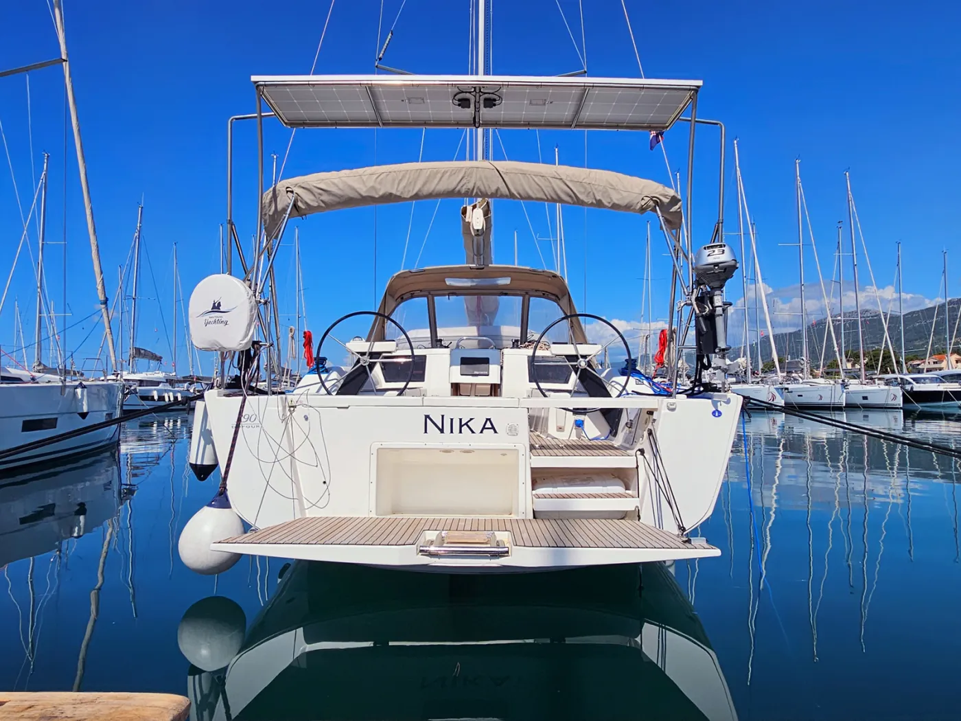 Nika - Yelkenli içinde Kaštel Gomilica