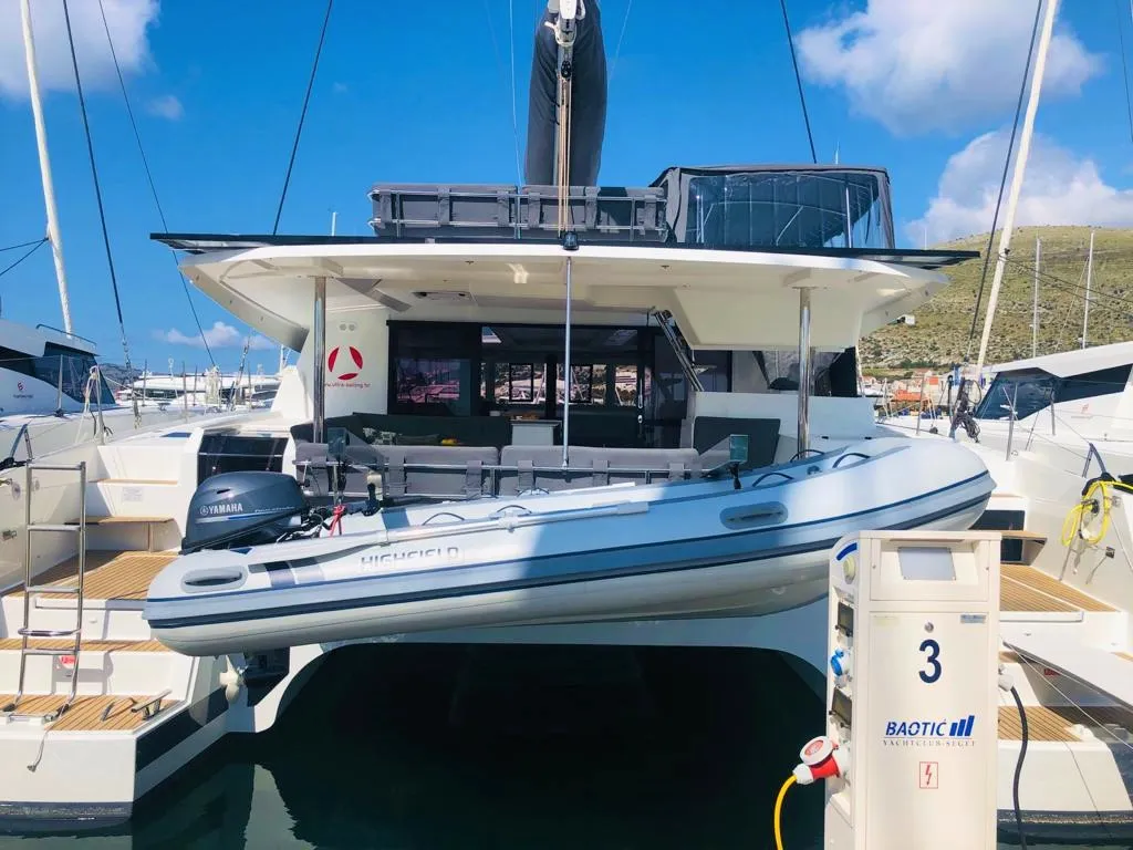 DESAFINADO - Catamaran in Seget Donji