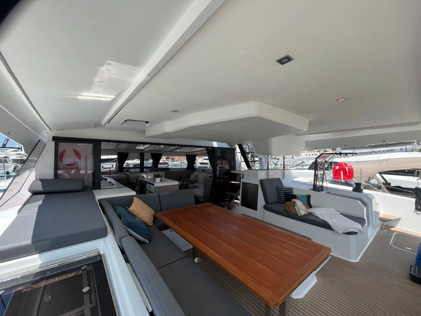 COSMOS - Catamaran in Seget Donji