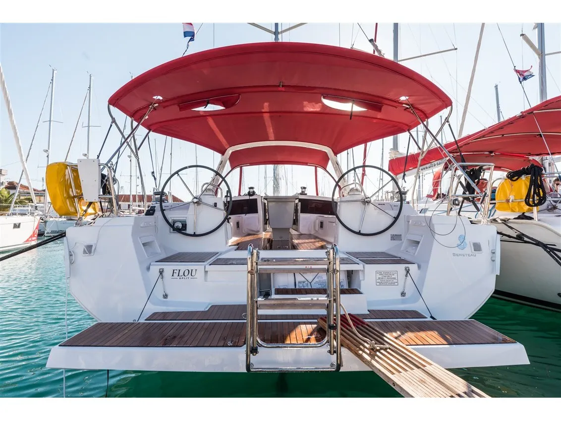 FLOU - Sailboat in Split
